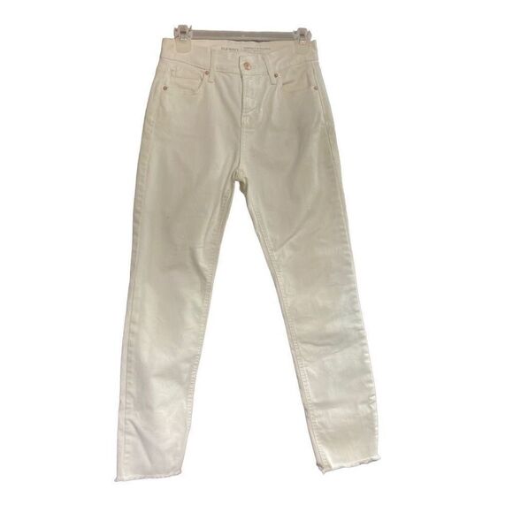 OLD NAVY Women’s Jeans Straight White Raw Edge Hem Size 2 Inseam 26”Mid Rise - Picture 1 of 8